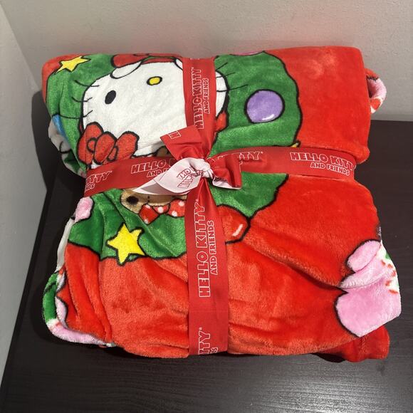 NEW Hello Kitty Christmas Plush Blanket Twin Size 60” X 90” Red w/ Wreaths